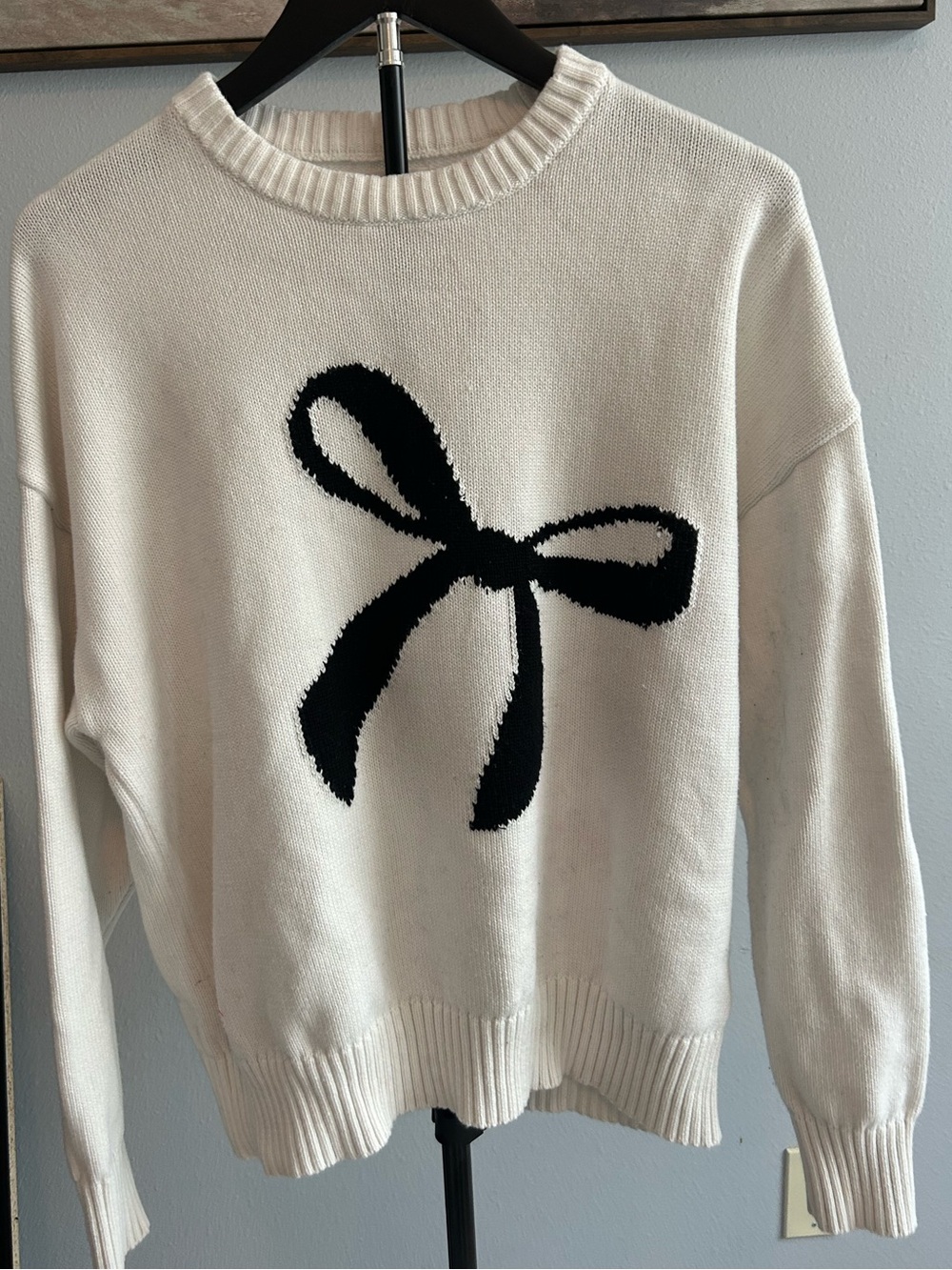 AEROPOSTALE Cream Crewneck Sweater with Black Bow
